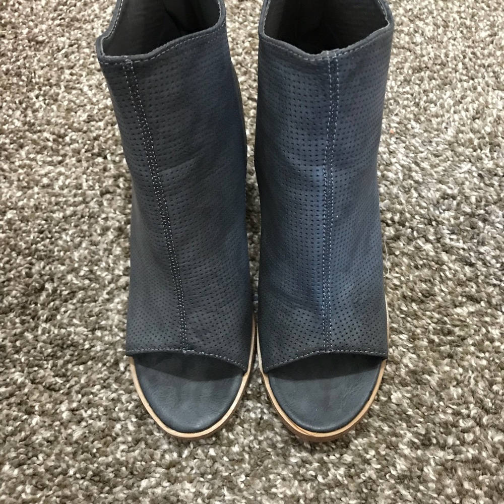 Maurice’s open toe wedges